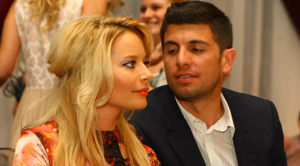 Și-a programat primul copil! După nuntă, vine și barza în familia Laurei Cosoi