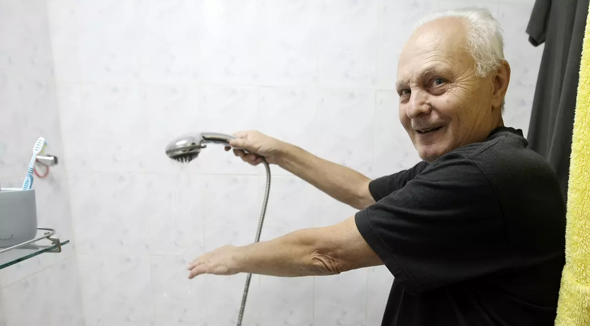 Ca la noi la nimeni! «De cinci zile stăm cu oala pe aragaz!» Bucureştenii se spală cu apă rece de o săptămână