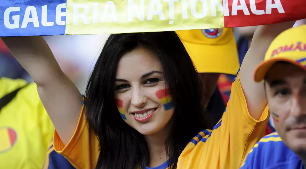 Fanii români îşi pot cumpăra bilete la Euro 2016, după tragerea la sorţi din 12 decembrie. Preţuri de la 25 de euro