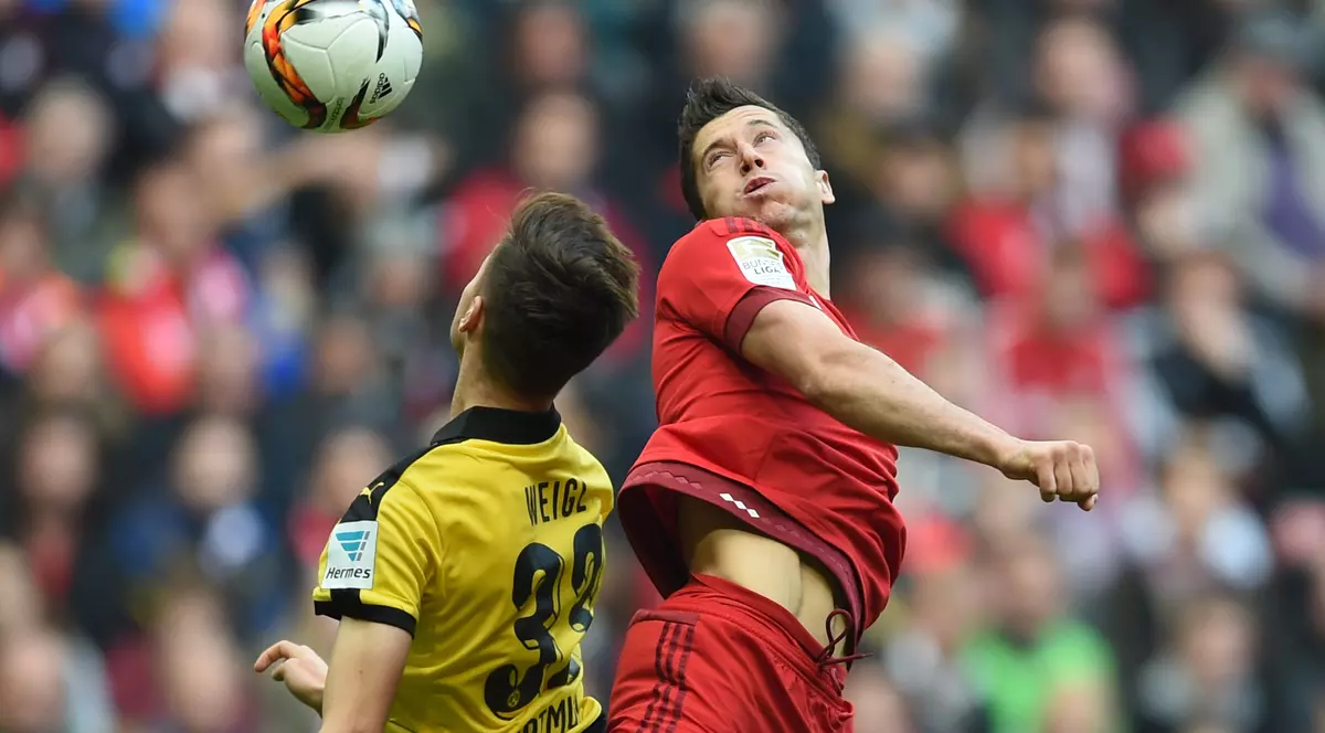 Duminică de derby-uri. Surpriză la Amsterdam, remiză la Liverpool. Arsenal, recital cu United. ^Bayern a umilit Dortmund. Egal în derby-ul Madridului. Ibra - Marseille 2-1! Napoli surclasează AC Milan / FOTO&VIDEO