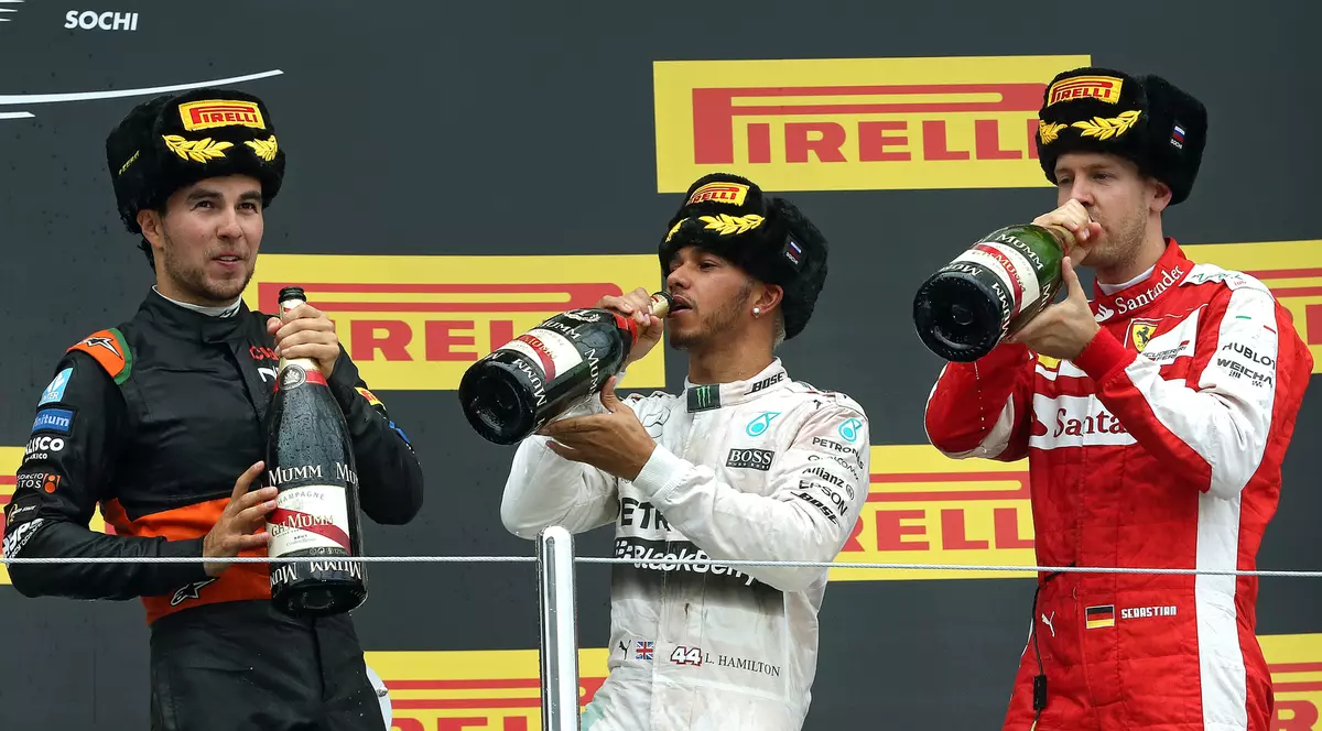 Și piloții F1 o mai dau în bară: Hamilton, implicat într-un accident la Monaco