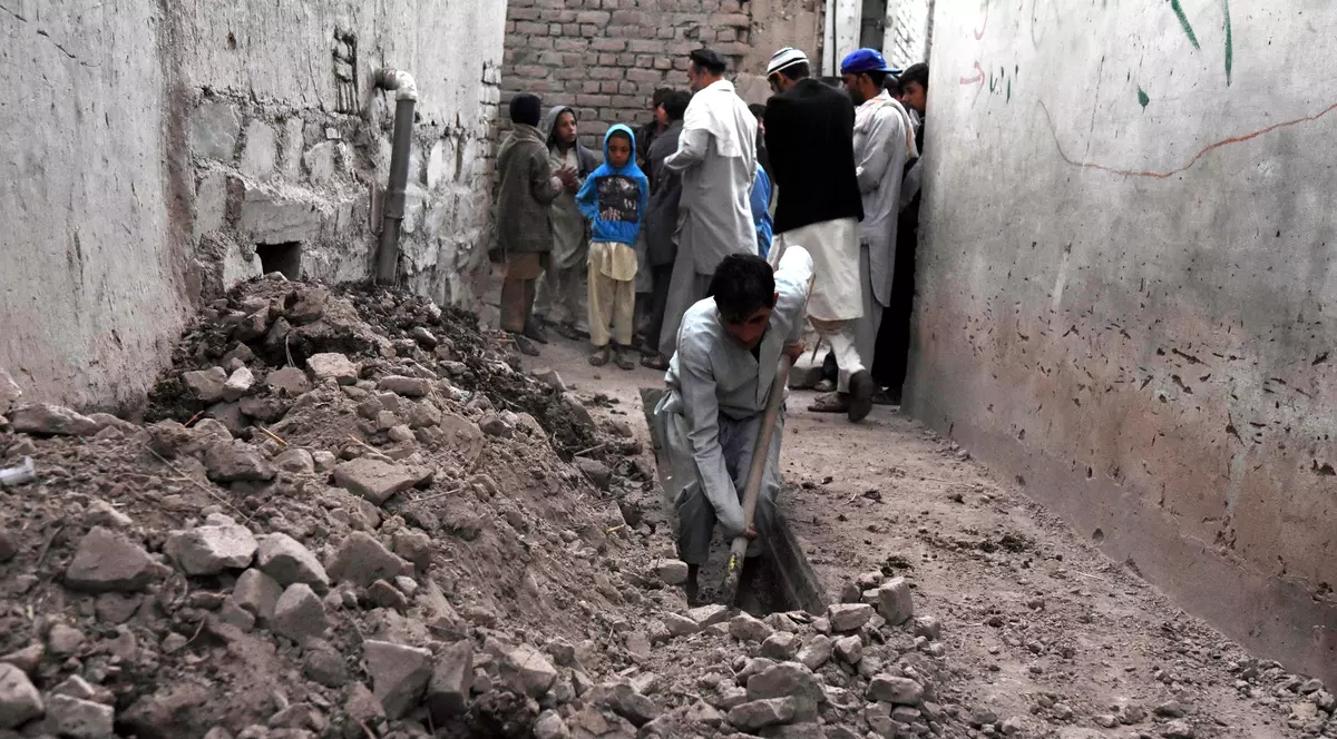 Peste 180 de morți în urma SEISMULUI din Afganistan!  Galerie FOTO