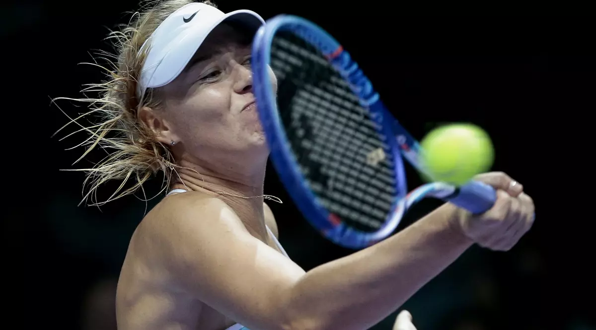 Cu un set câștigat la Radwanska, Halep era în semifinale. Sharapova a bătut-o pe Pennetta
