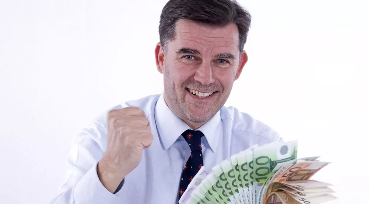 Bani pentru informatori | Orice persoană fizică ar putea primi o recompensă de până la 100.000 de euro