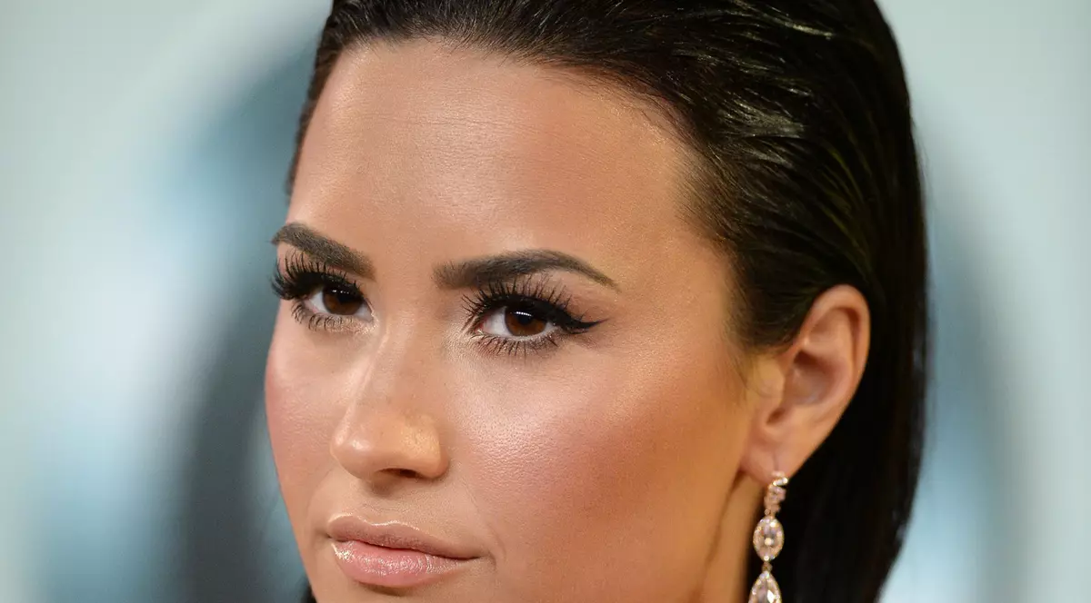 Demi Lovato, dezvăluiri despre tatăl abuziv