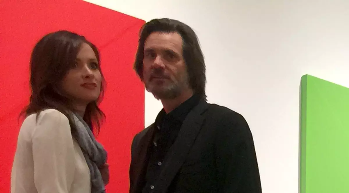 Jim Carrey a fost la o petrecere la câteva ore după ce fosta lui prietenă a scris ultimul mesaj: "Nu părea deloc supărat"