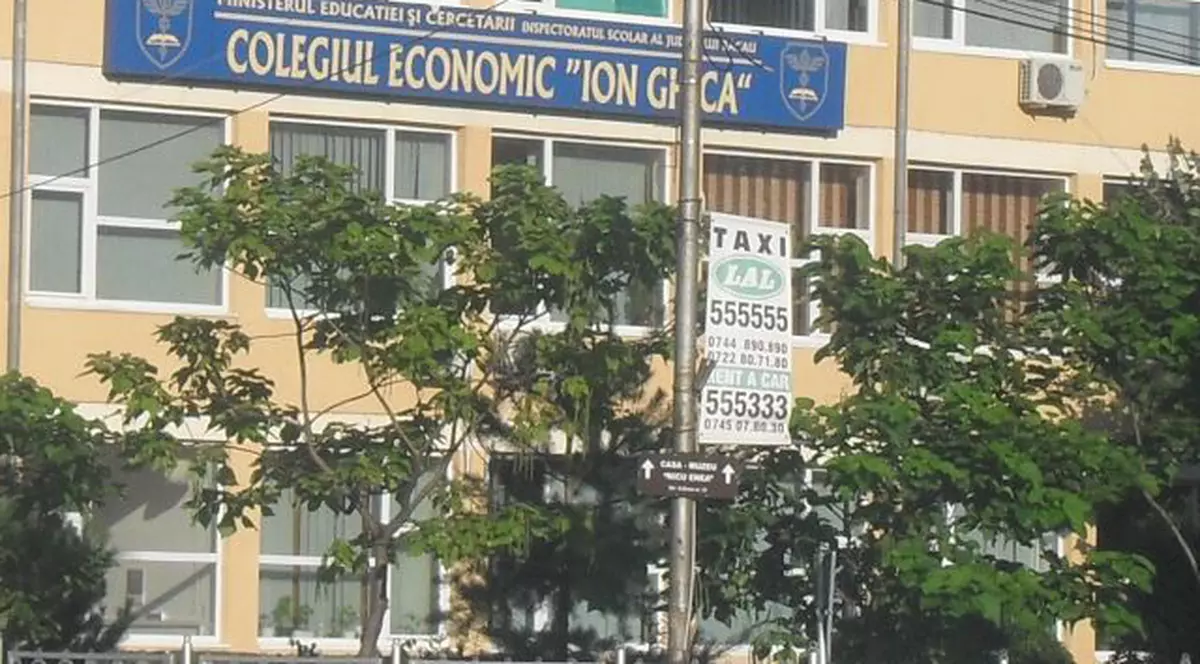 Elevă de 16 ani, dispărută fără urmă de la internat. Ultimul mesaj trimis iubitului ei, pe Facebook