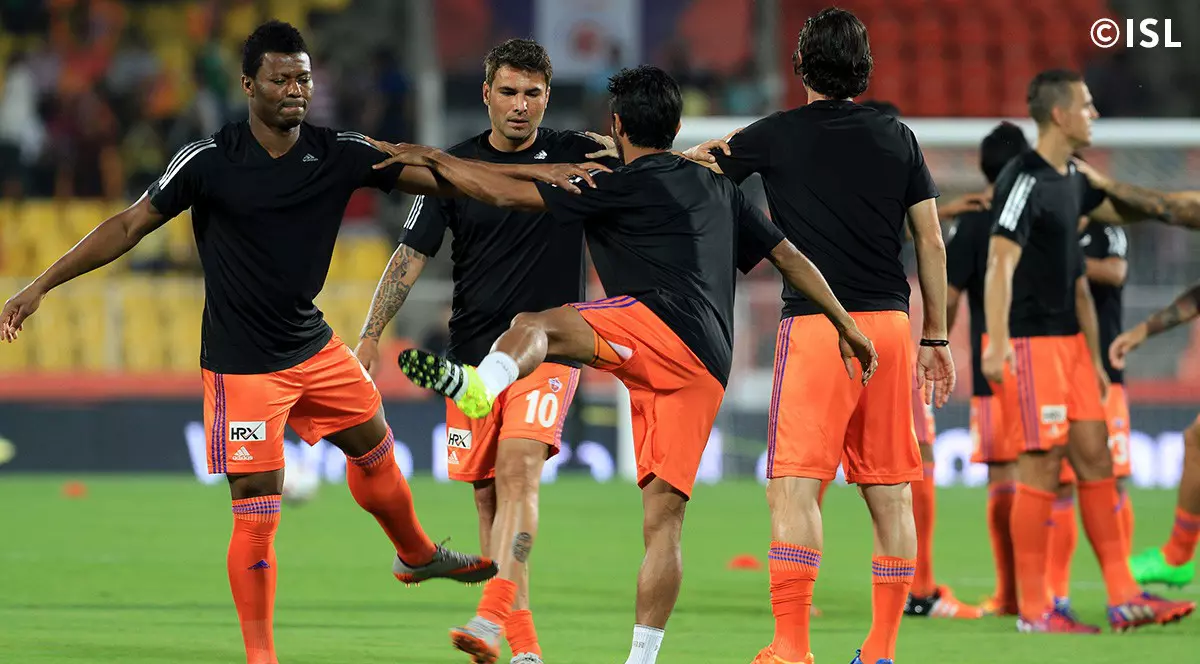 CAMPIONATE. Cine sare în ochii lui Iordănescu? ^Panti a comis-o grav, Tănase a fost integralist, iar Mutu a prins doar 9 minute! Gol Bălașa pentru Crotone, liderul din Serie B. Raț, titular contra Barcelonei / LIVE BLOG