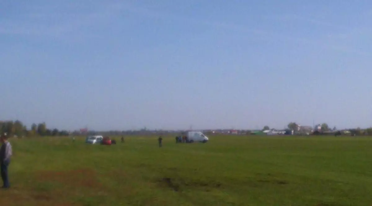 UPDATE | Tragedie pe aerodromul Clinceni. Doi oameni au murit şi un instructor a fost grav rănit