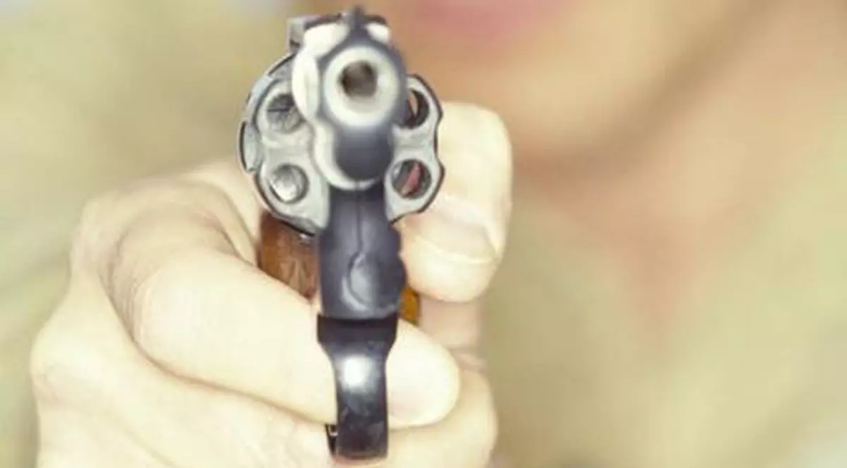 Echipe medicale, ameninţate cu un pistol!