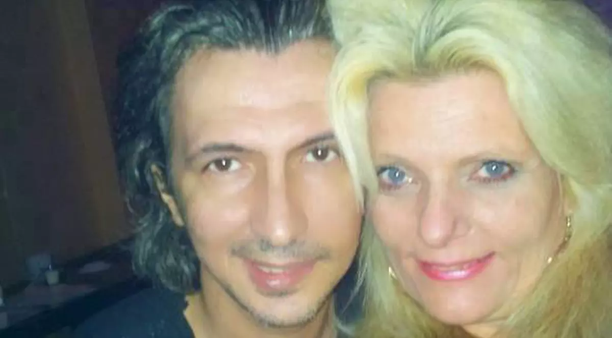 Nu te așteptai la asta! Un artist cunoscut de la noi se iubește cu o pictoriță daneză! Foto.