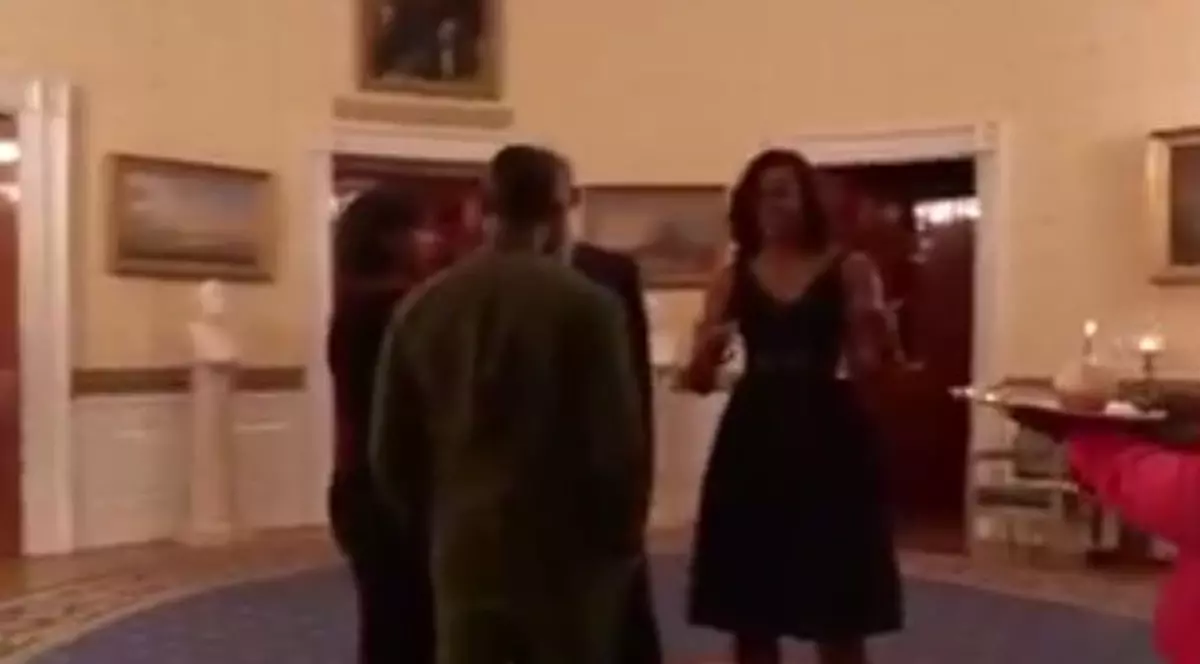 E incredibil! Cine i-a cântat "La mulți ani" lui Usher! | VIDEO