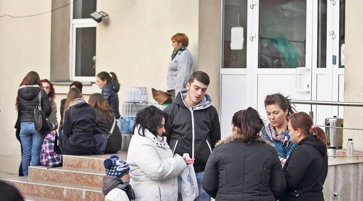 Agonie | Rudele victimelor care au supraviețuit catastrofei din Colectiv fac nopți albe la secțiile de Terapie Intensivă