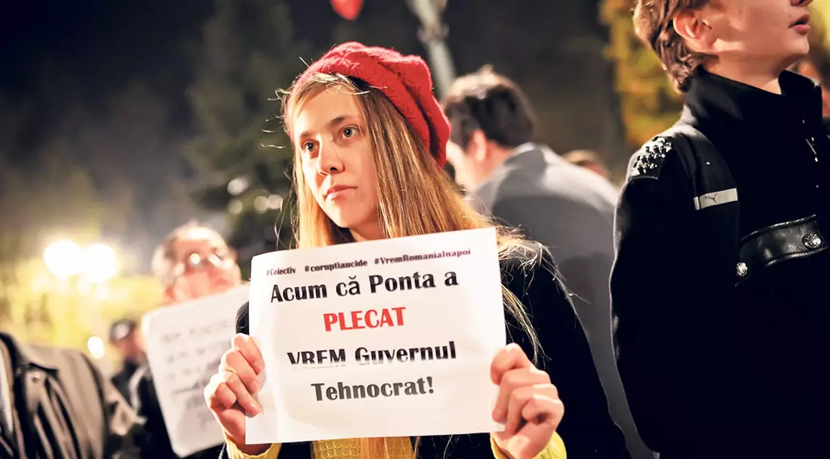 Pesediştii le-au promis, Cioloş trebuie să le plătească | Analiştii spun, la unison, că majorarea salariilor va destabiliza economia