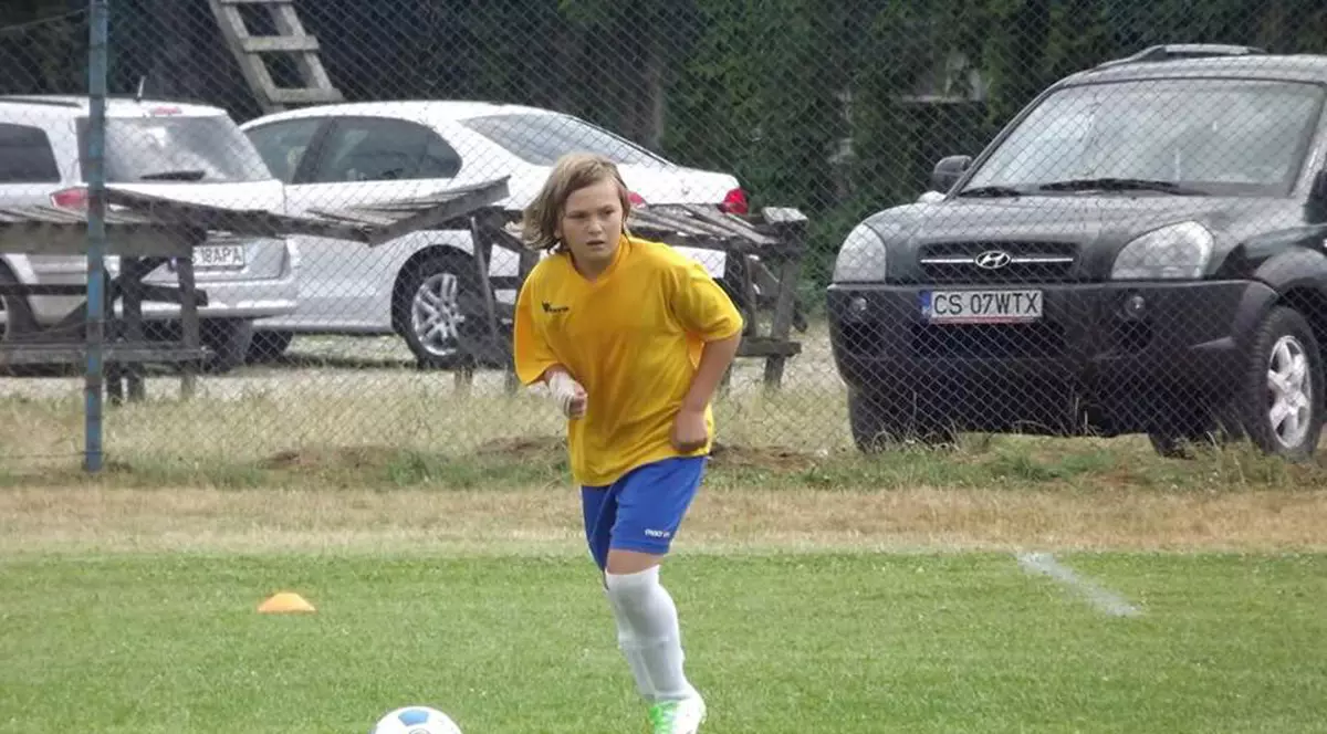 Doi juniori români sunt colegi de echipă cu fiul premierului italian Matteo Renzi