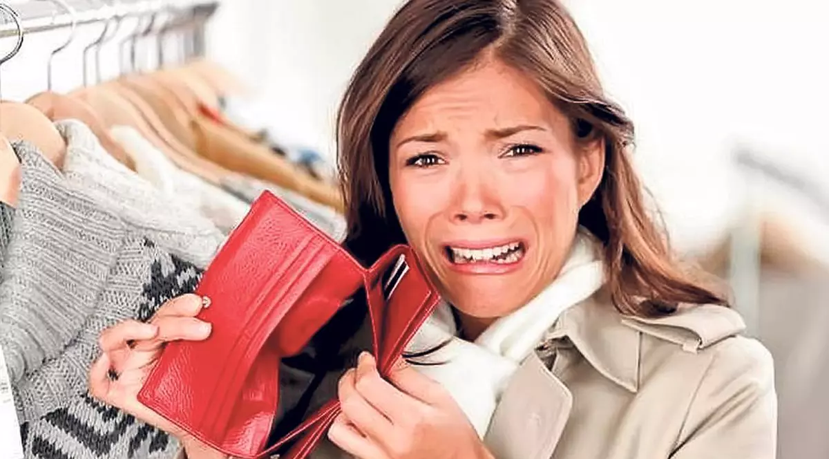 Cheltuim tot mai mulţi bani la cumpărături