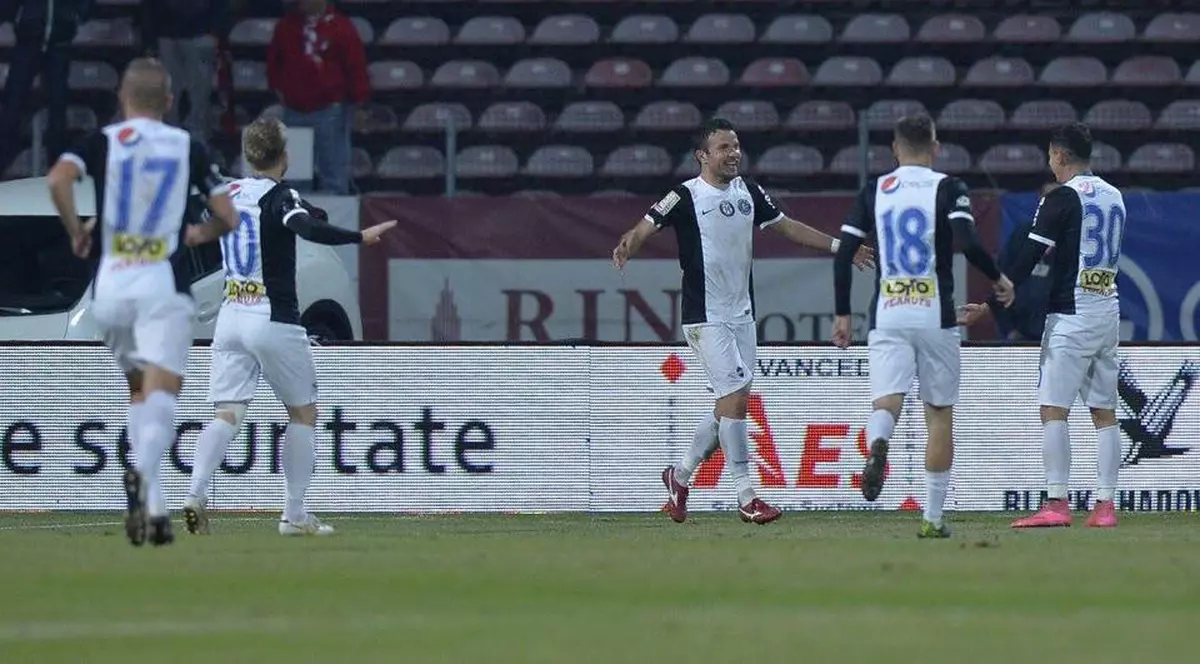 Liga I: Viitorul - CSU Craiova 4-0. ^Victorie clară a gazdelor. Gică Popescu, lângă echipa lui Hagi. Oltenii au șeful arestat