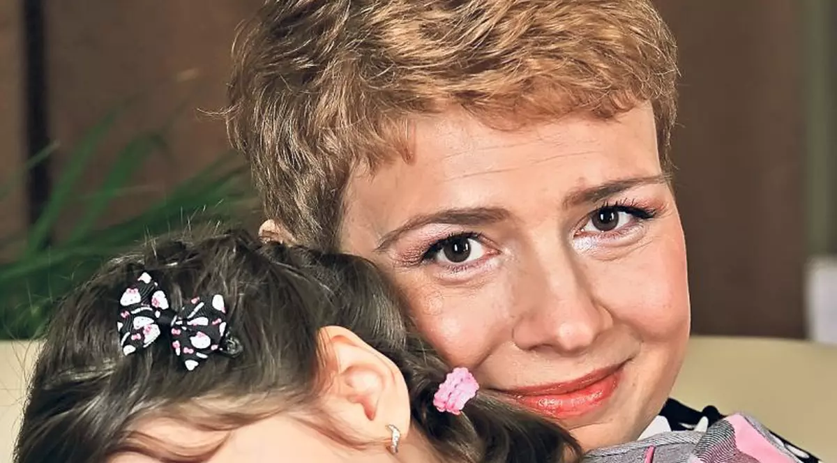 Reţeta educaţiei! Cum a ajuns Teo Trandafir să aibă o relaţie impresionantă cu fiica adoptată | EXCLUSIV