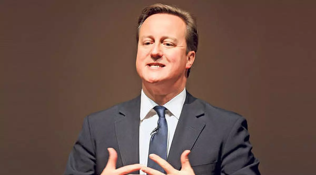 David Cameron a cumpărat o mașină  second hand pentru soția sa. Ce vehicul a ales și cât a costat