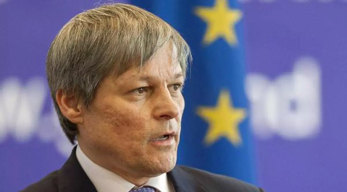 Pe 1 Decembrie, Cioloș face pe «muzeograful»! După parada cu 2.600 de militari din șase țări, poți vizita Palatul Victoria