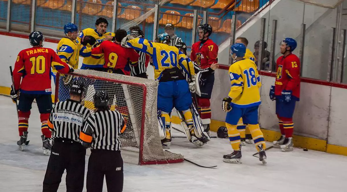 Echipele României au pierdut la debut, în Euro IceHockey Challenge. Mai buni la bătaie!