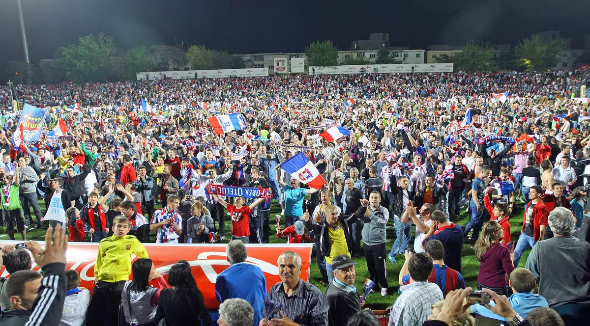 Marca Oţelul Galaţi 1964, palmaresul şi trofeele, vândute la licitaţie pentru 10.000 de euro! VIDEO