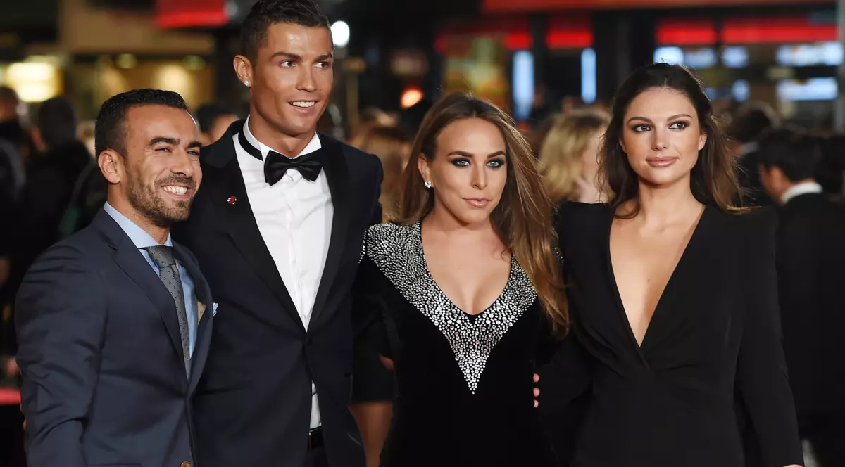 Cristiano Ronaldo are tupeu! Recunoaște că umblă cu mai multe femei, dar se plânge că-i e greu!