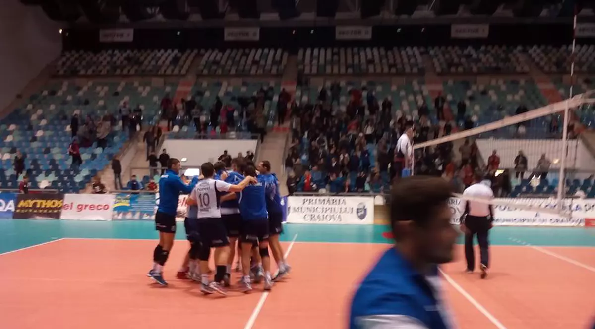 Neînvinsă, Craiova e lider la masculin. Dinamo a câștigat derby-ul fetelor