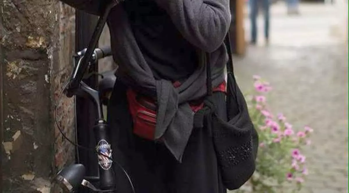 Fotografii realizate de jurnalista Teodora Maftei, rănită în incendiul de la Colectiv, scoase la vânzare pentru ajutarea tinerei