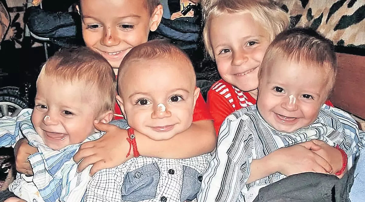 Nicolas are nevoie de ajutor! Micuţul de 2 ani a fost operat de defect septal atrial