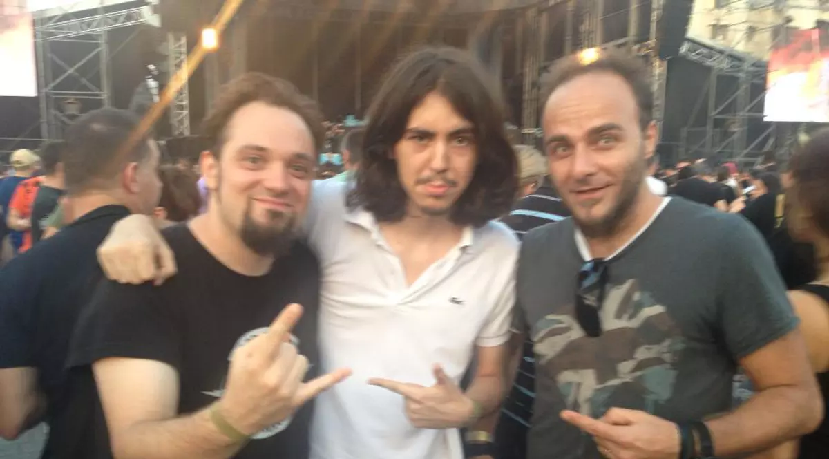 Tragedia din COLECTIV. Alex Iancu, a 59-a victimă, era chitarist și prieten cu membrii trupei ”Goodbye to Gravity”. Imaginile astea te vor face să plângi | FOTO