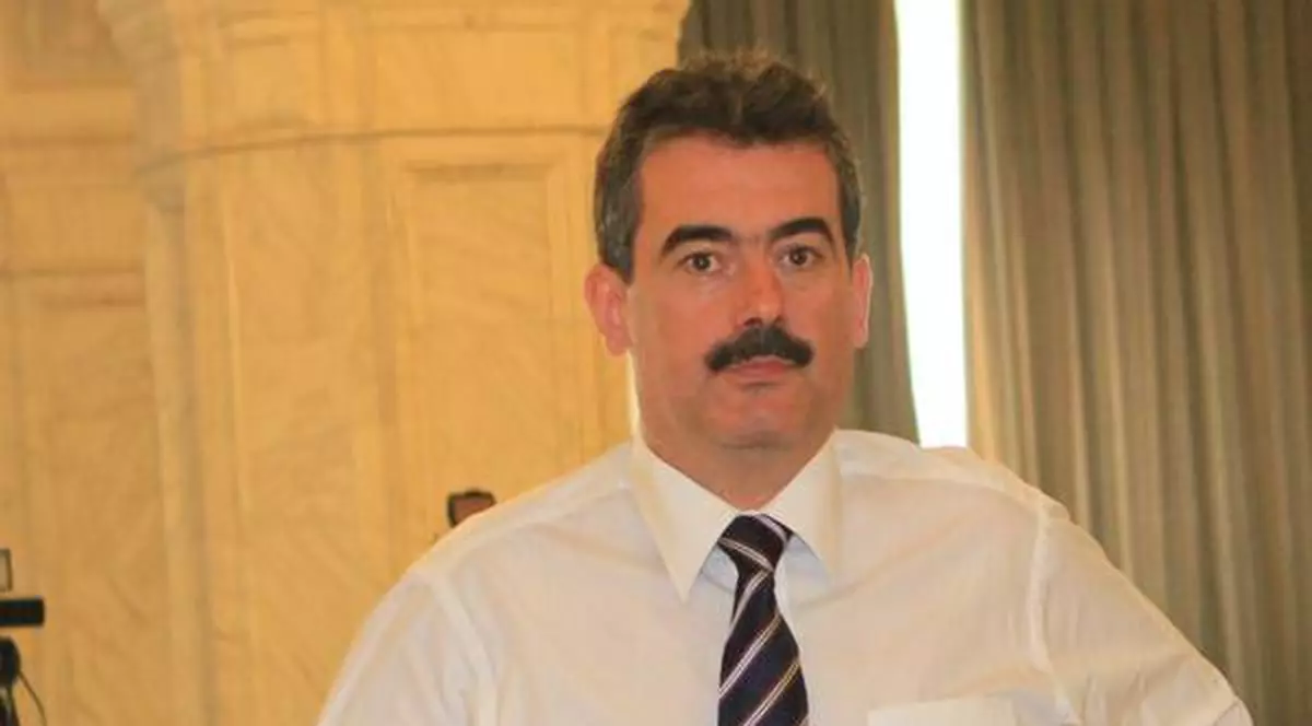 Ministrul Energiei cere demisia conducerii RADET. "Domnul Dumitraşcu a ajuns în sevraj financiar. ELCEN va livra apă caldă şi căldură la poarta RADET" | Preşedintele CA al RADET: "Gerea a avut legătură cu energia când a aprins becul sau aragazul"