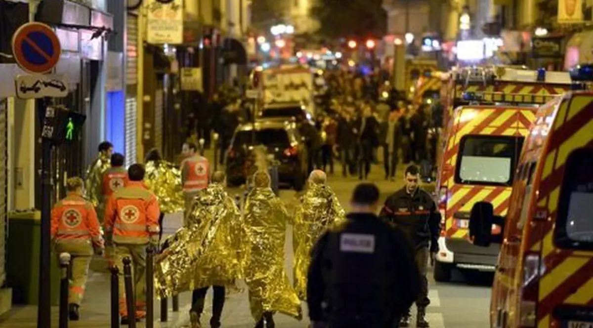 Mărturiile unei românce, după atentatele din Paris. A scăpat cu viaţă pentru că a plecat mai devreme de la muncă
