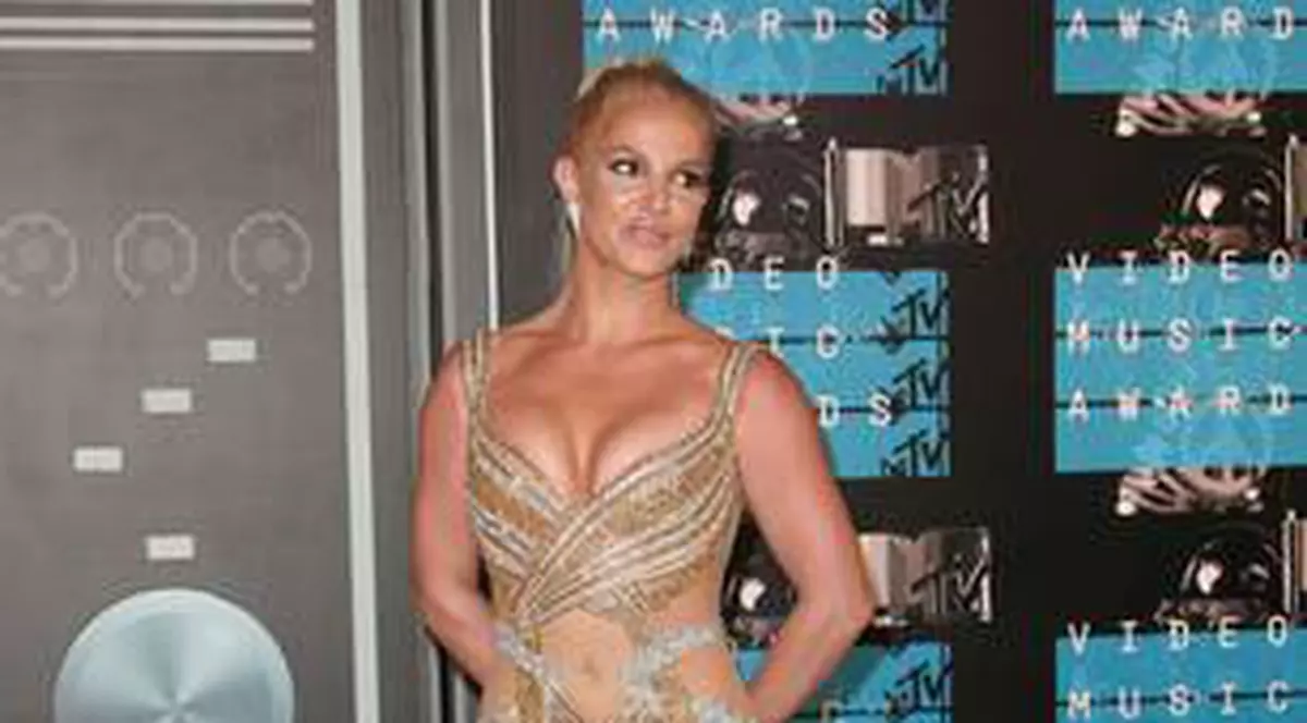 A făcut avere imitând-o pe Britney Spears! Câţi bani a câştigat până acum