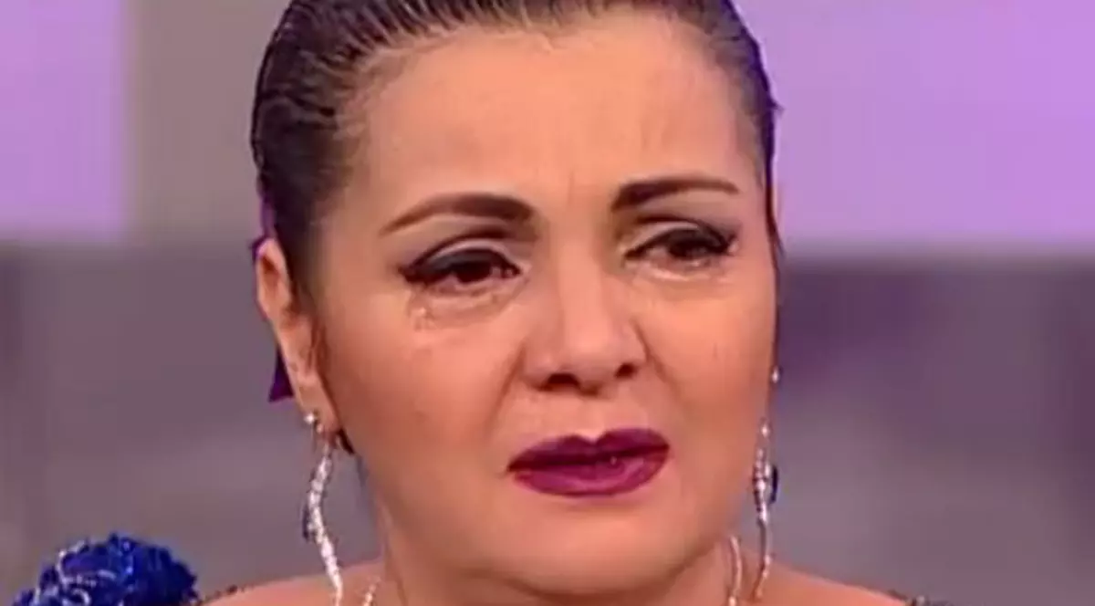 Catanga, în hohote de plâns la TV. Singurul ei fiu i-a dat o veste şoc: "Îmi este foarte greu"