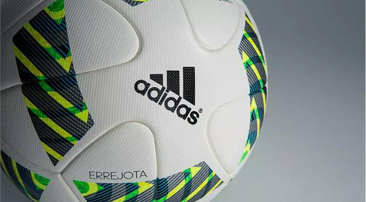 Errejota, mingea oficială în preliminariile CM 2018, a fost aruncată în joc / VIDEO
