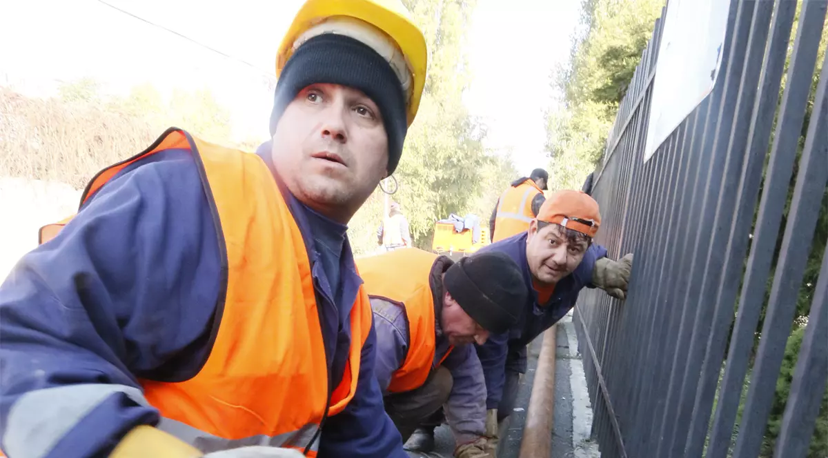 Uite agentul termic, nu-i agentul termic! Ca la casa de nebuni: RADET spune că peste o săptămână Capitala rămâne fără căldură, iar Primăria şi Ministerul Energiei răspund că nu este adevărat