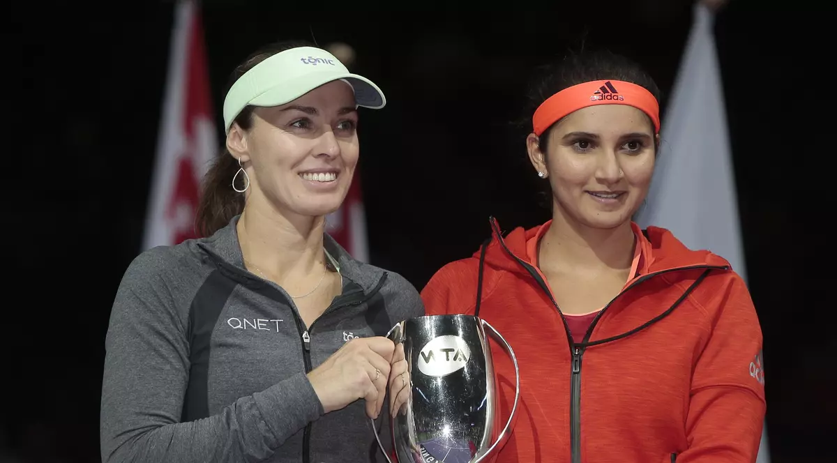 Hingis şi Mirza nu iartă nimic. Au câştigat şi proba de dublu de la Turneul Campioanelor