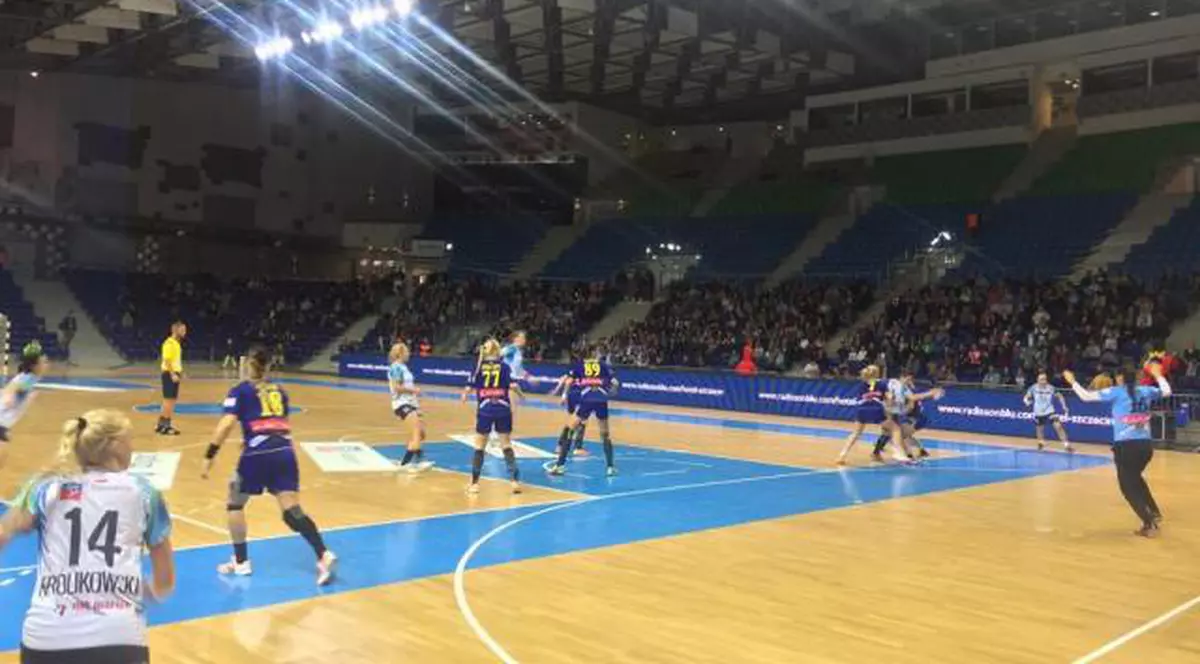 Corona Brașov - în turul doi, succes pentru HCM Roman