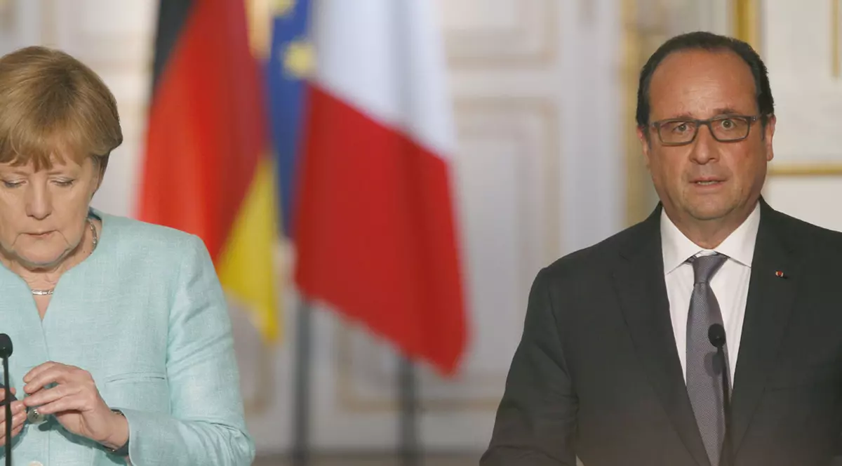 Hollande și Merkel, omagiu pentru victimele atentatelor de la Paris