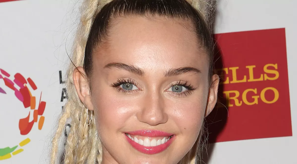 Miley Cyrus, fotografie nud pe Instagram