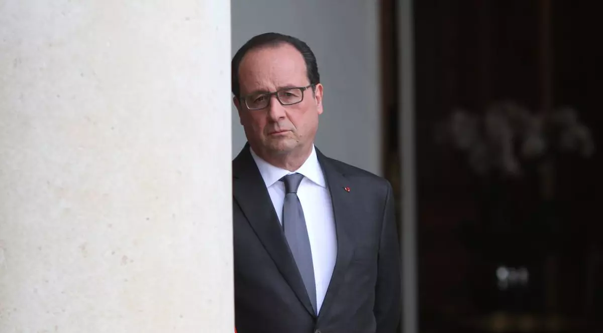 Hollande vrea prelungirea până la trei luni a stării de urgență