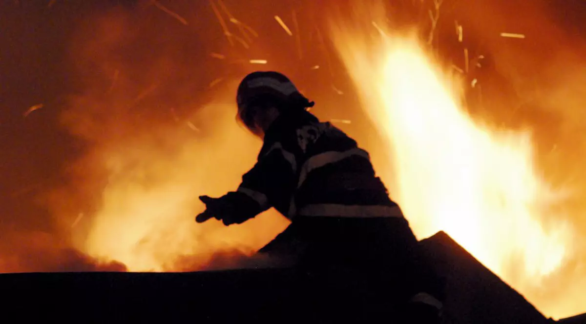 Incendiu într-un club din Constanţa! PERICOL DE EXPLOZIE