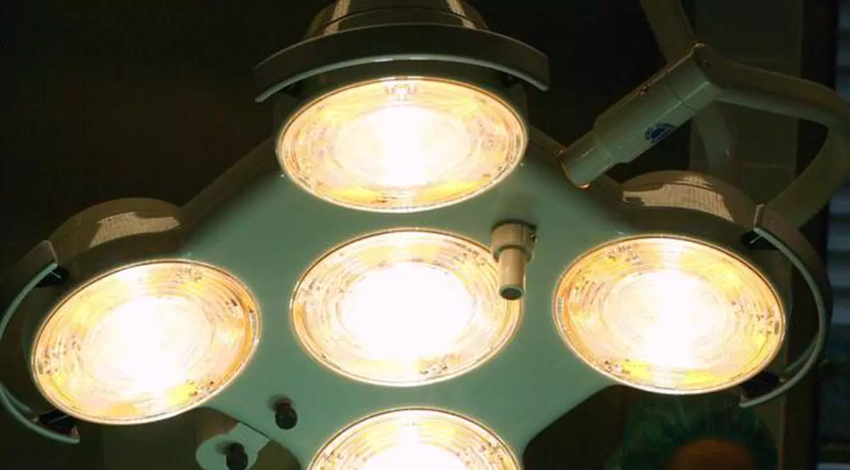 Bănicioiu despre victimele din Colectiv: Un singur om este operat de șapte chirurgi. Experţii străini speriați de cazurile nemaivăzute