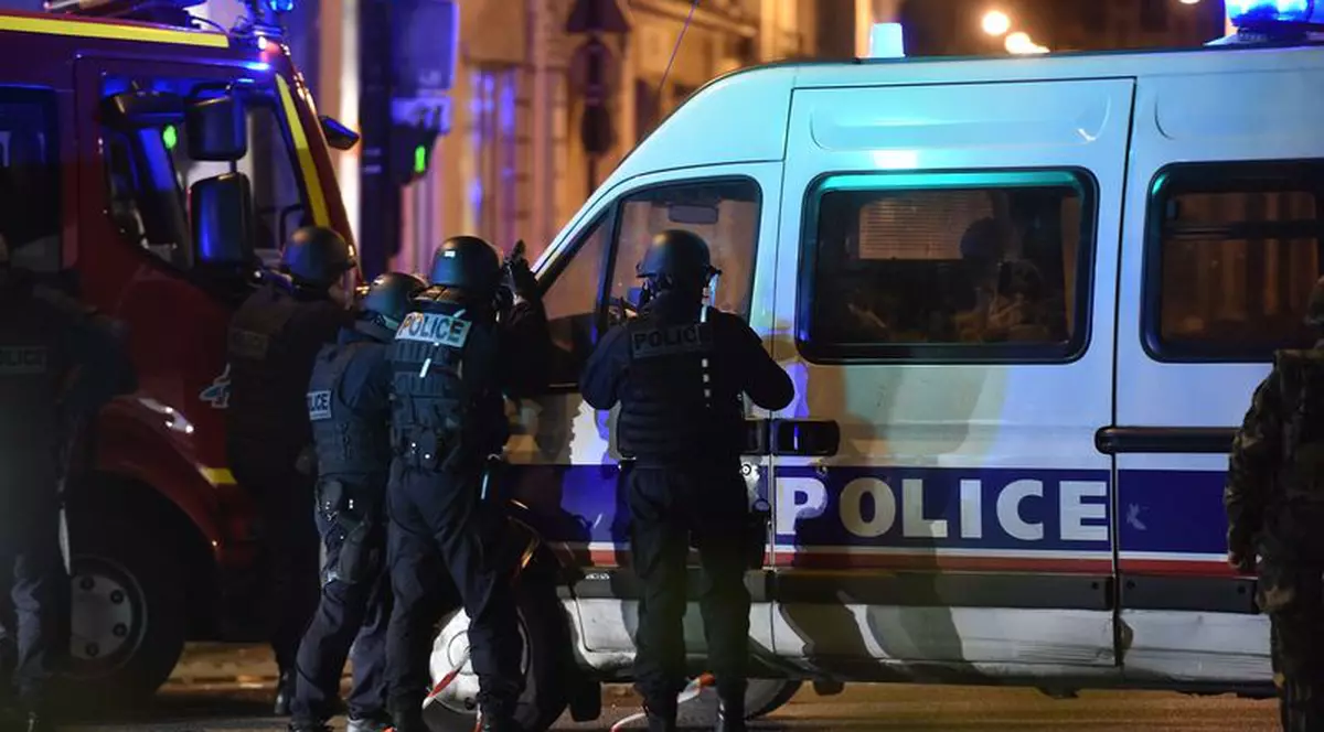 Franța a prelungit starea de urgență stabilită după atacul terorist din noiembrie