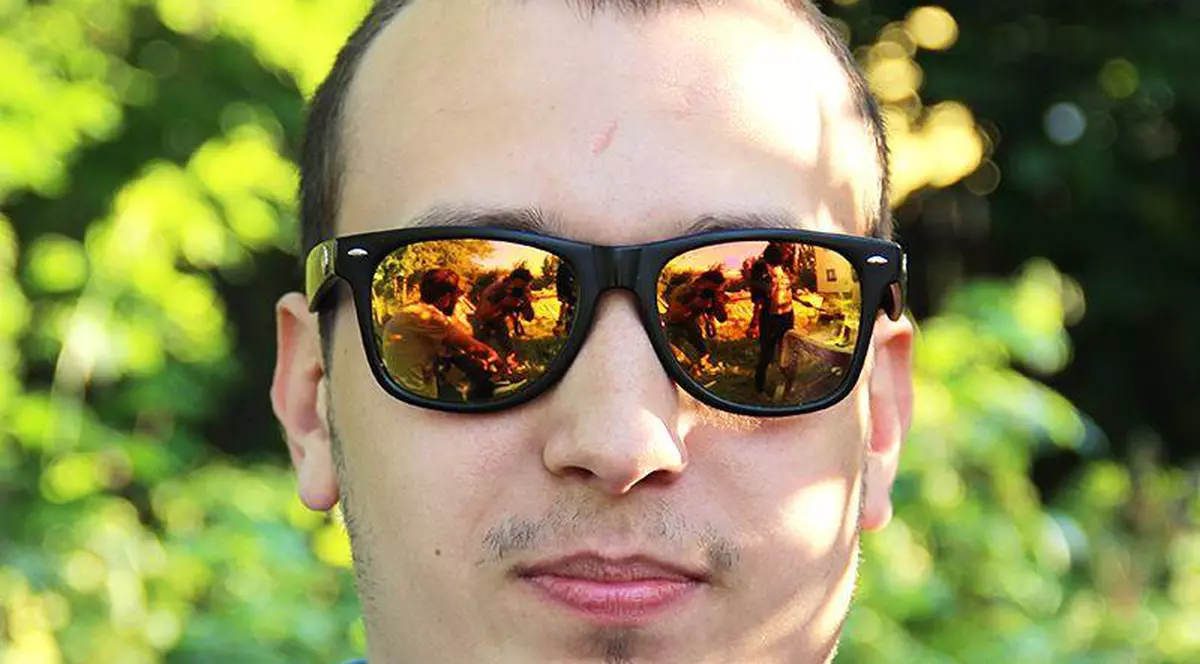 EXCLUSIV Mărturii cutremurătoare de pe patul din spital a unui supraviețuitor din Colectiv: ”Scriu cu piciorul drept, care îmi este bun prieten!” 