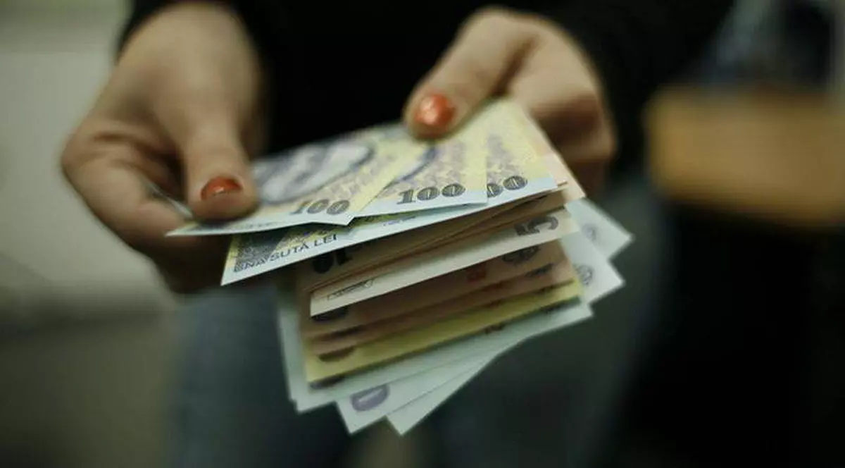 Noua ordonanță a salariilor va fi gata pe 1 iunie. Legea salarizării îngheață sporurile și 7 indemnizații