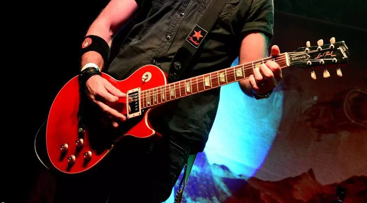 Mesaj tulburător pentru chitaristul Vlad Țelea: ”Erai fratele meu mai mic! Îți voi mai scrie”