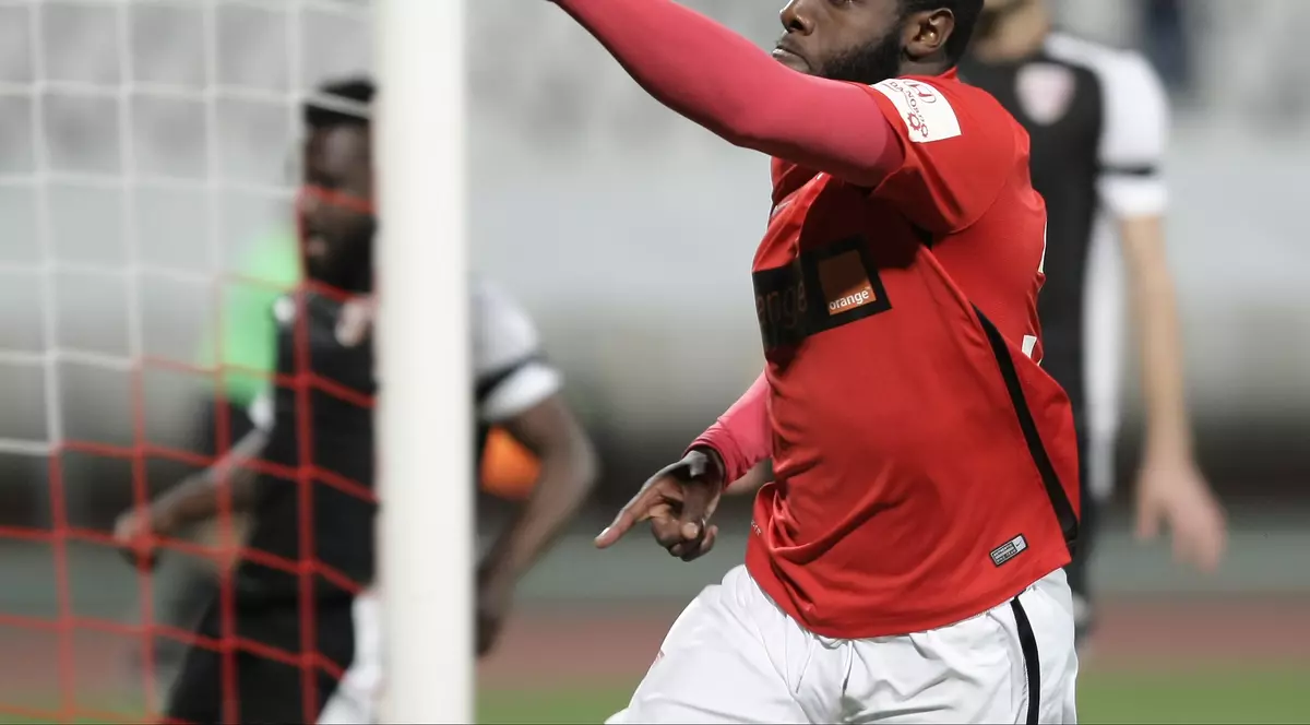 ”Bizonul” Gnohere spune că există rasism în Liga I: ”Fanii Petrolului imitau sunetele maimuțelor, dar arbitrul n-a luat nici o măsură”