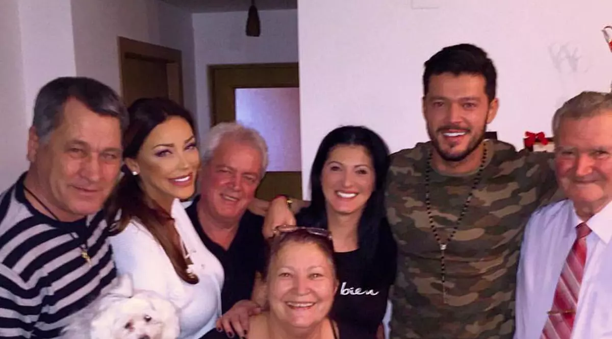 Bianca Drăguşanu a petrecut Crăciunul cu socrii. Urmează o nouă nuntă cu Victor Slav?